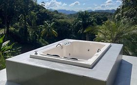 Encantador Chalé em meio a Natureza para 4 pessoas